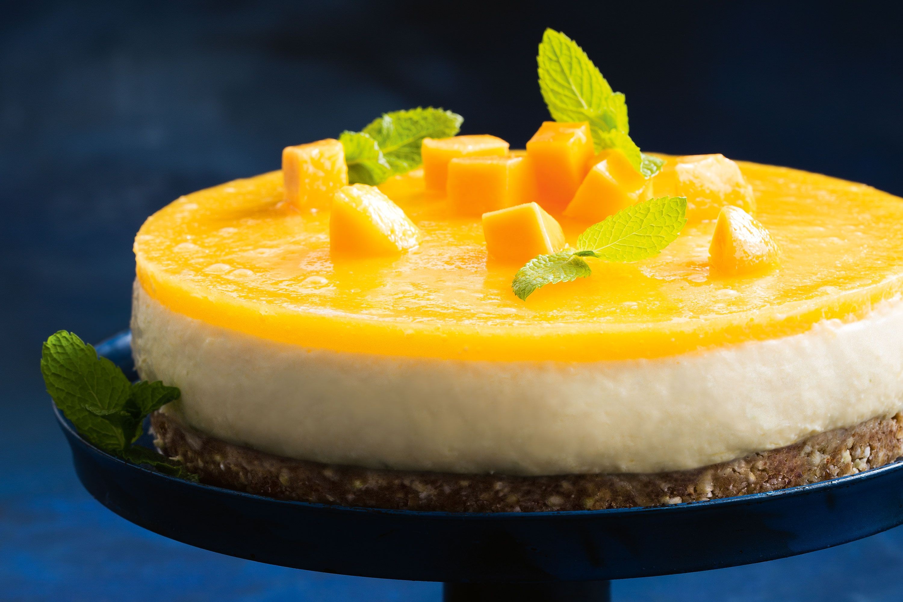 Mango Cake by Onlinecake.in